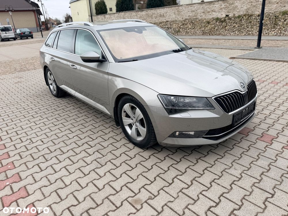 Skoda Superb 2.0 TDI 4x4 DSG Premium Edition - 17