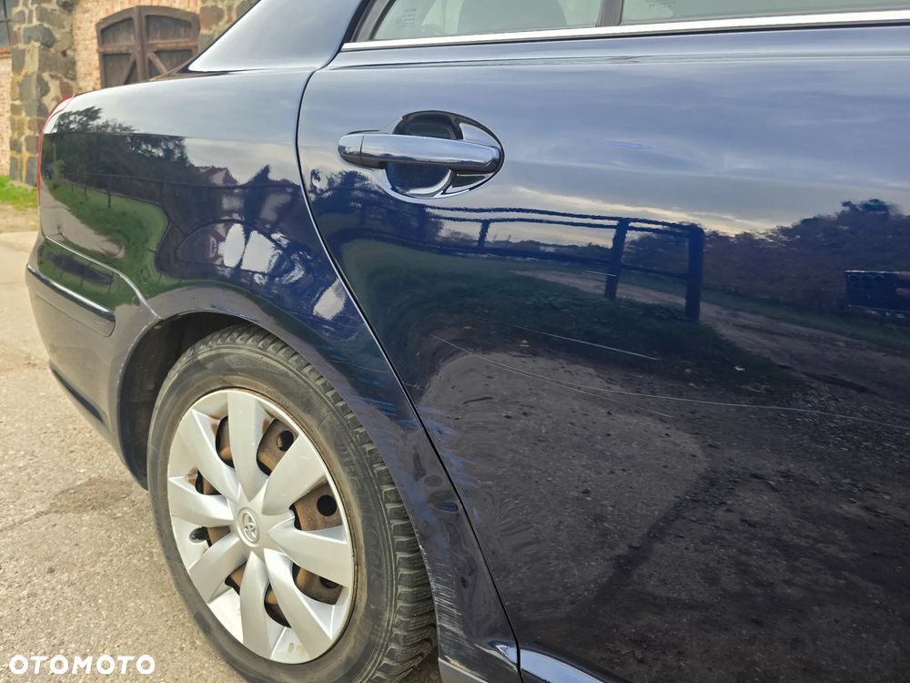 Toyota Avensis 1.8 VVT-i Luna - 16