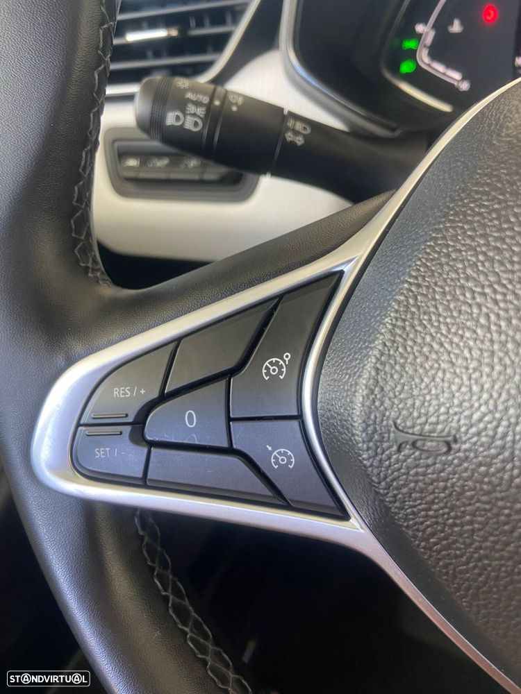 Renault Clio 1.0 TCe Techno Bi-Fuel - 24