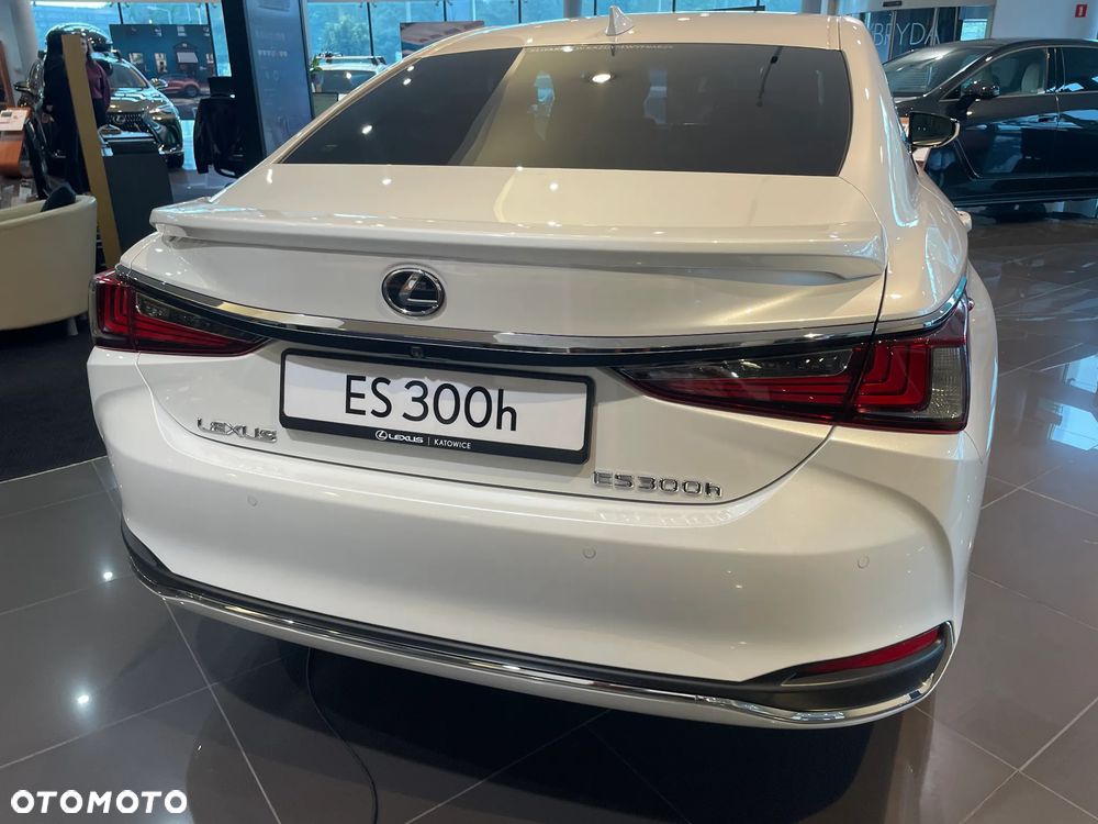 Lexus ES 300h Business Edition - 3