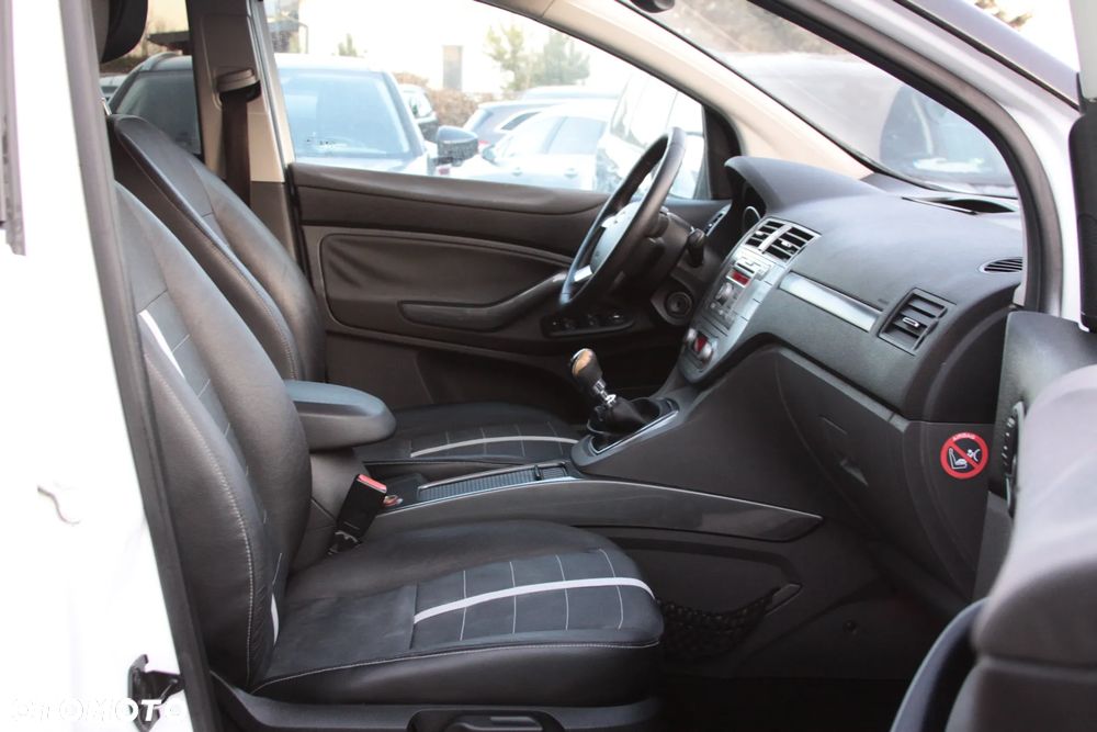 Ford Kuga 2.0 TDCi Titanium - 15