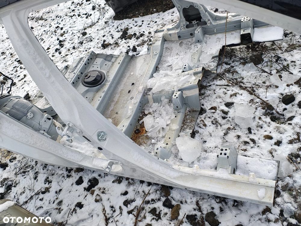 Ćwiartka błotnik prawy tył próg toyotra c-hr chr II 2.0 hev 23+ - 4