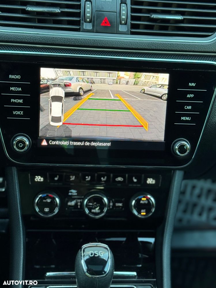 Skoda Superb 2.0 TDI DSG Sportline - 9