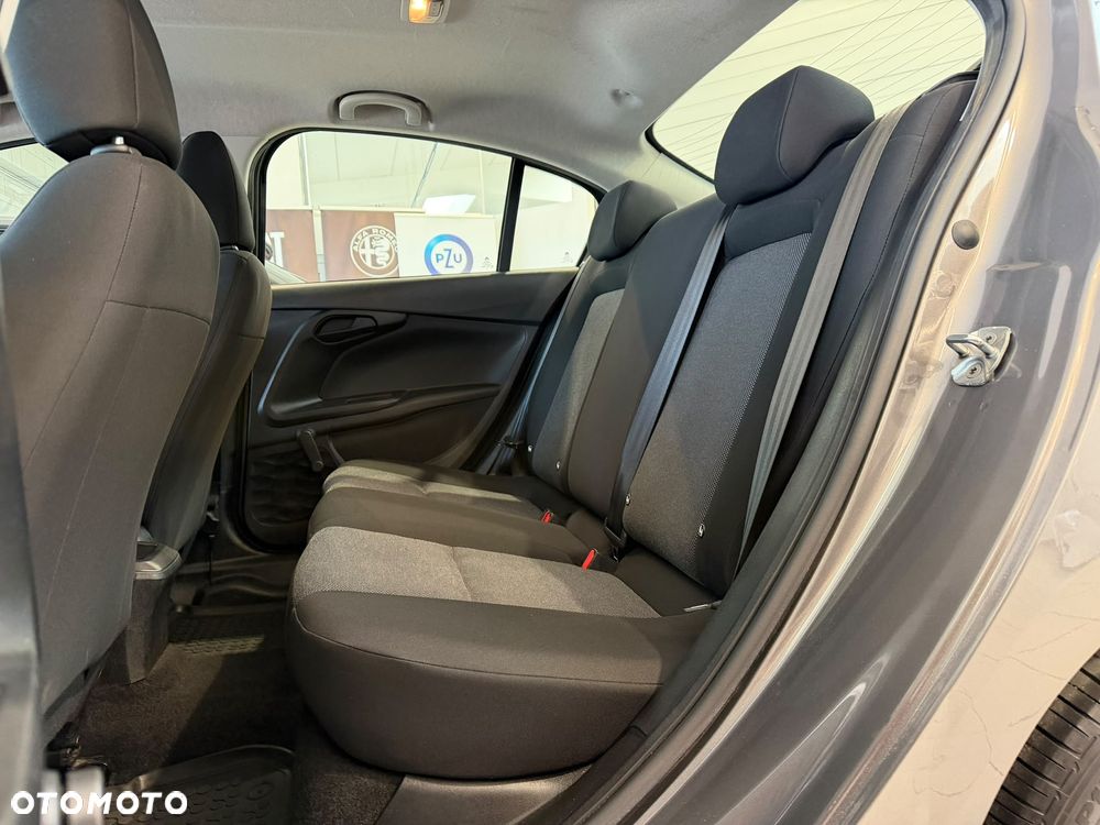 Fiat Tipo - 12