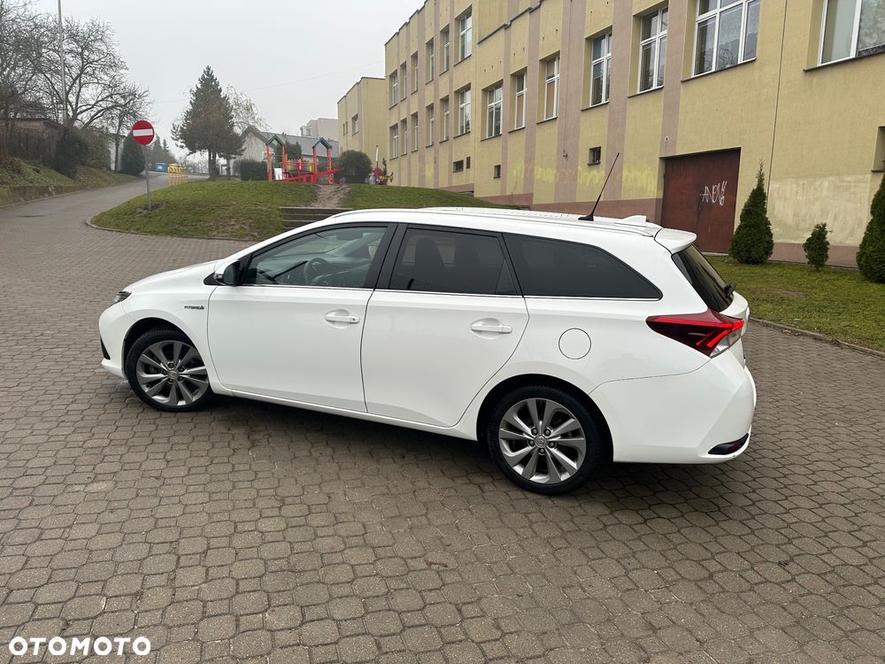 Toyota Auris 1.8 HSD Sol - 3