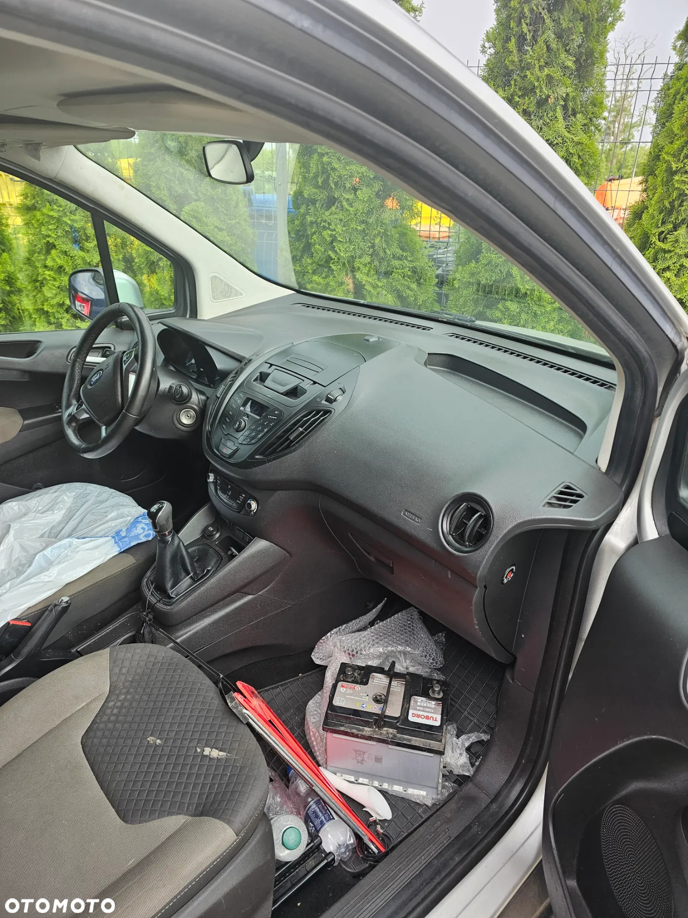 Ford Tourneo Courier 1.0 EcoBoost Ambiente - 4