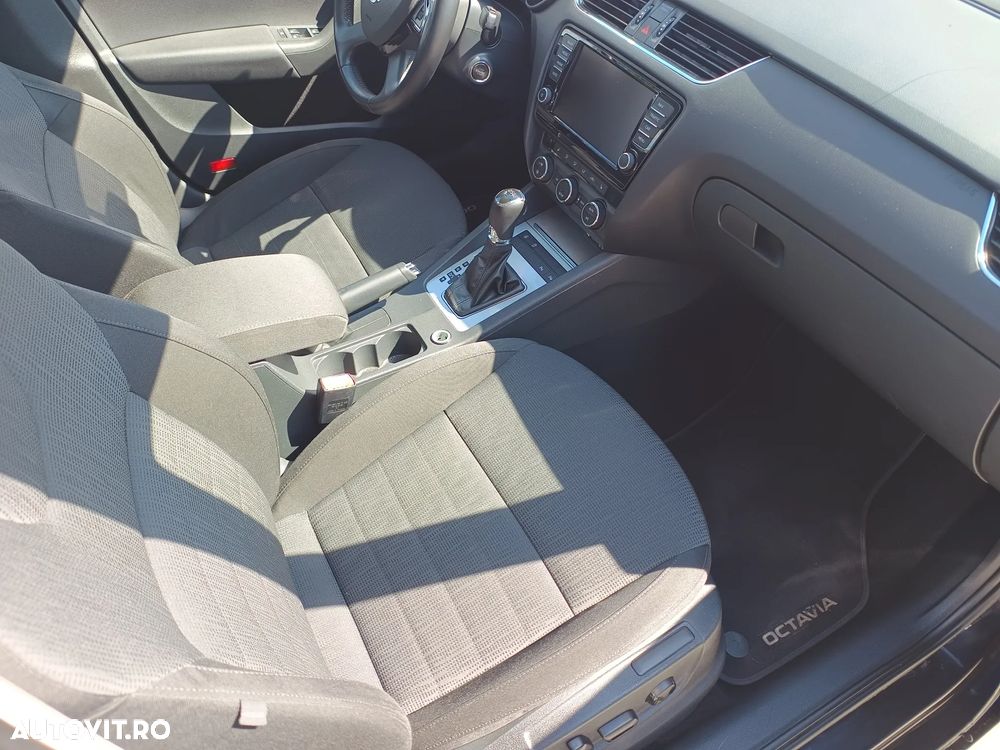 Skoda Octavia 2.0 TDI DSG Ambition - 10