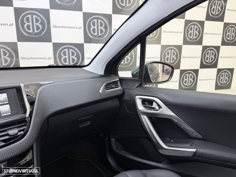 Peugeot 208 1.2 PureTech Allure EAT6 - 25