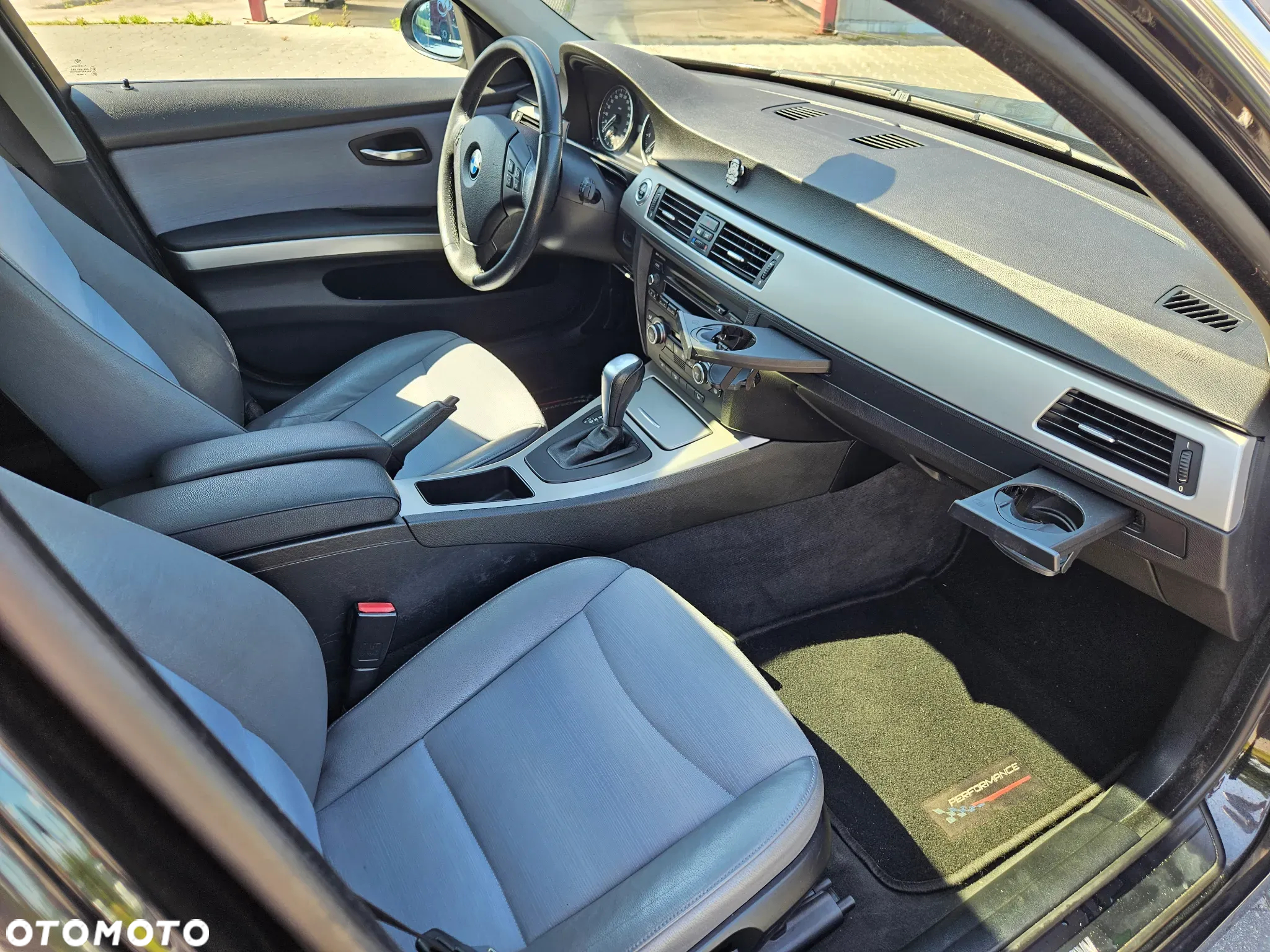 BMW Seria 3 320i - 11