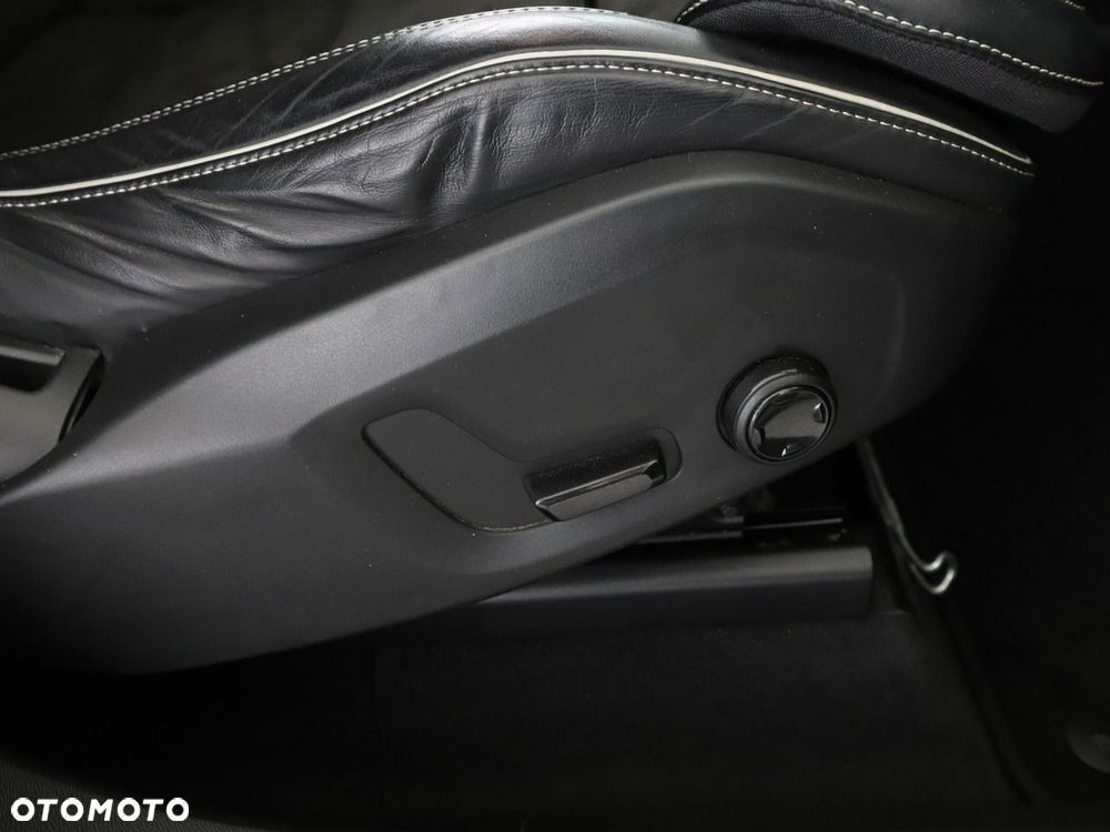 Volvo XC 60 D4 R-Design - 38