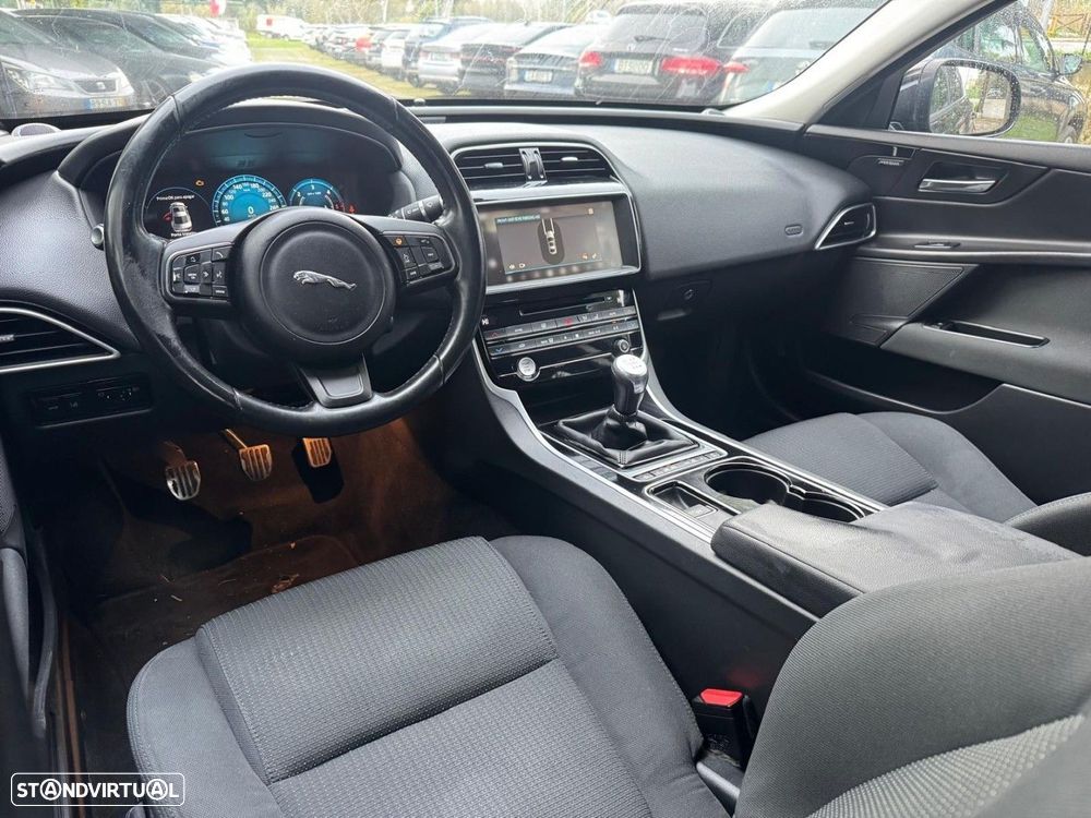 Jaguar XE E-Performance Pure - 8