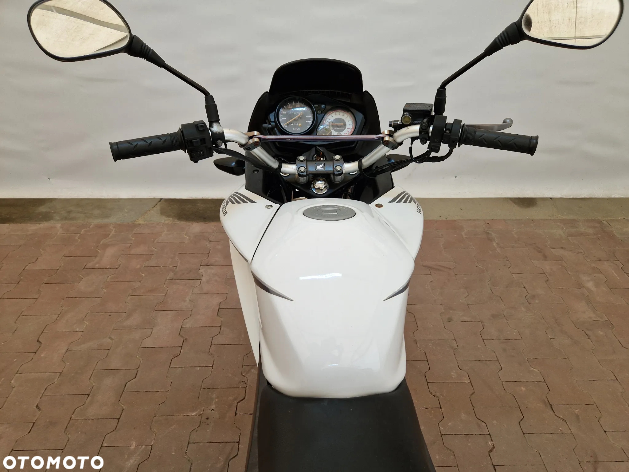 Honda CBF - 8