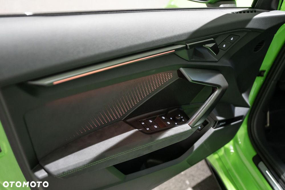 Audi RS3 Limousine - 11