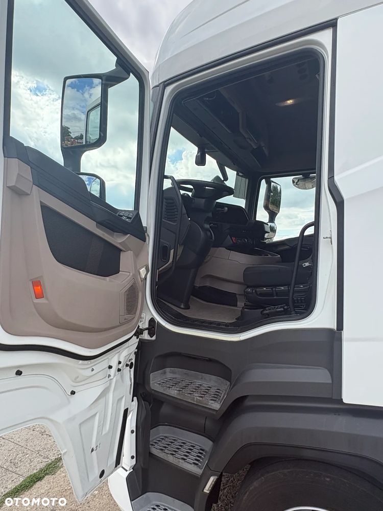 DAF XG - 10