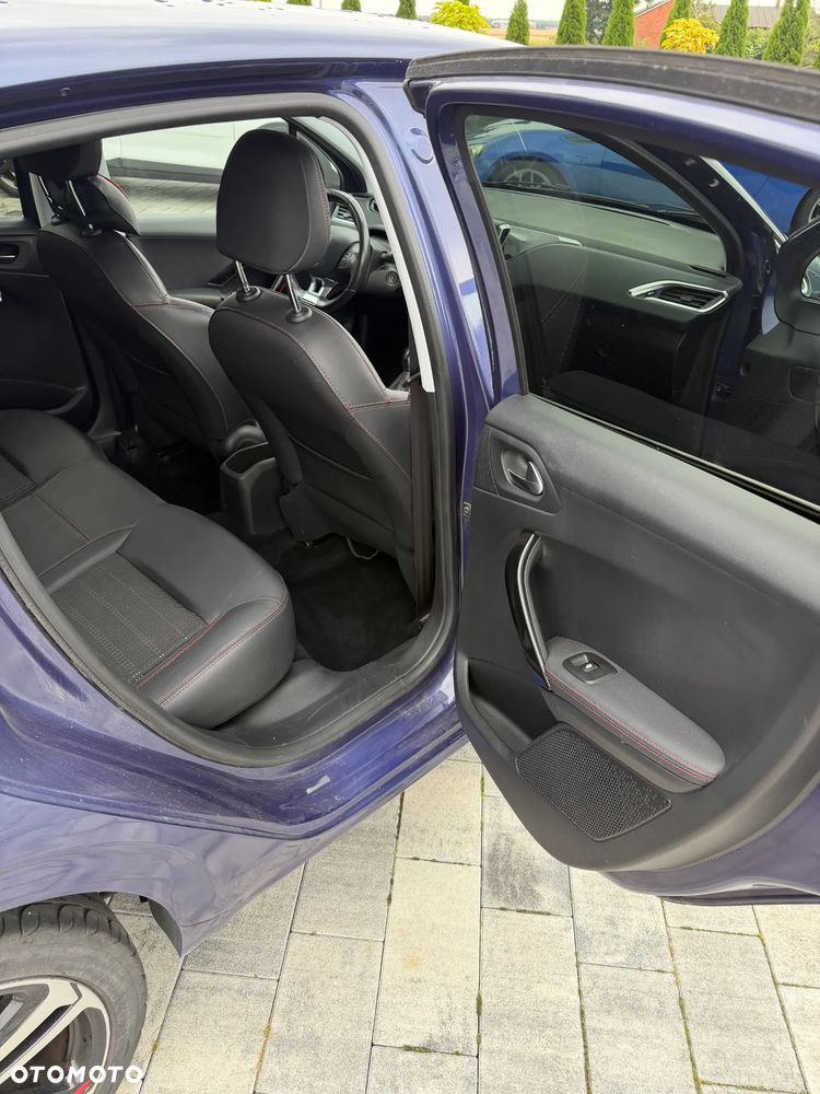 Peugeot 208 - 19