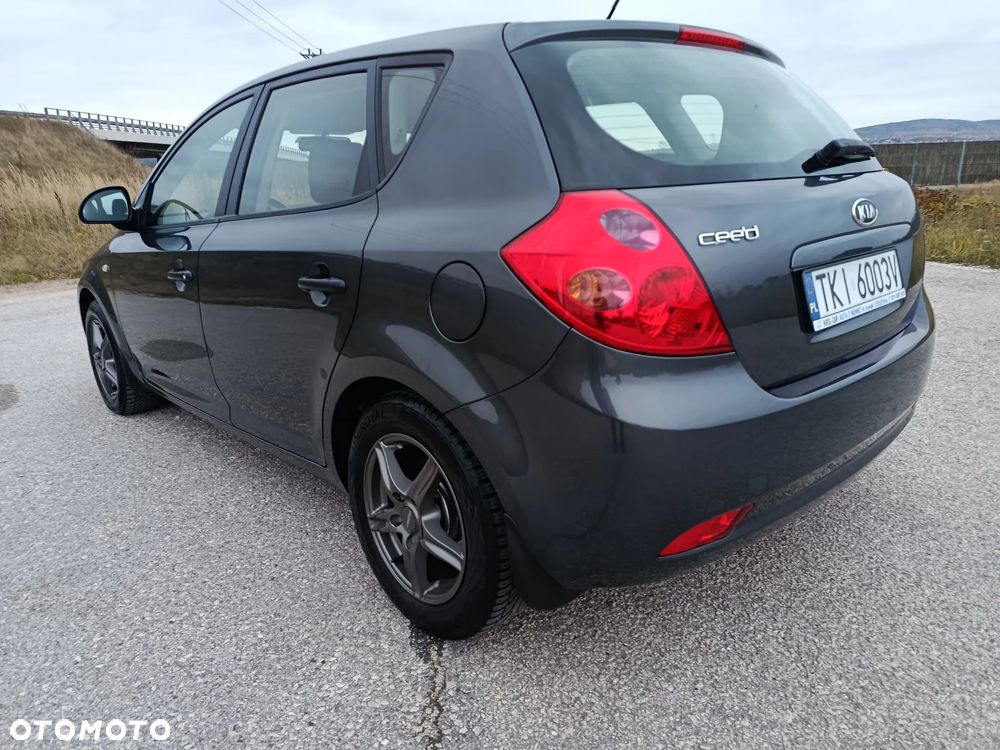 Kia Ceed 1.4 CVVT Attract - 11