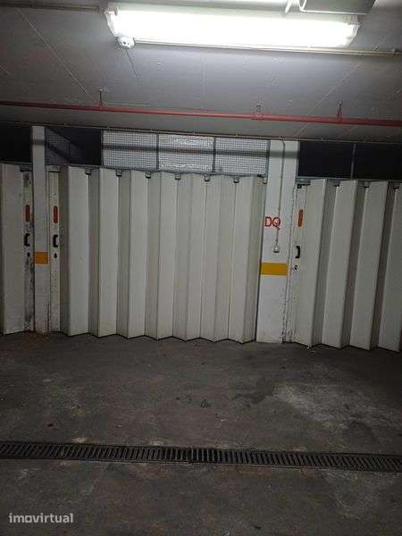 Garagem fechada na baixa de Coimbra - Grande imagem: 2/3