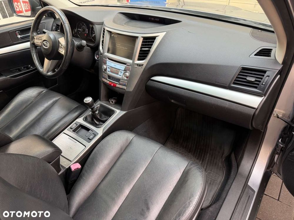 Subaru Outback - 38
