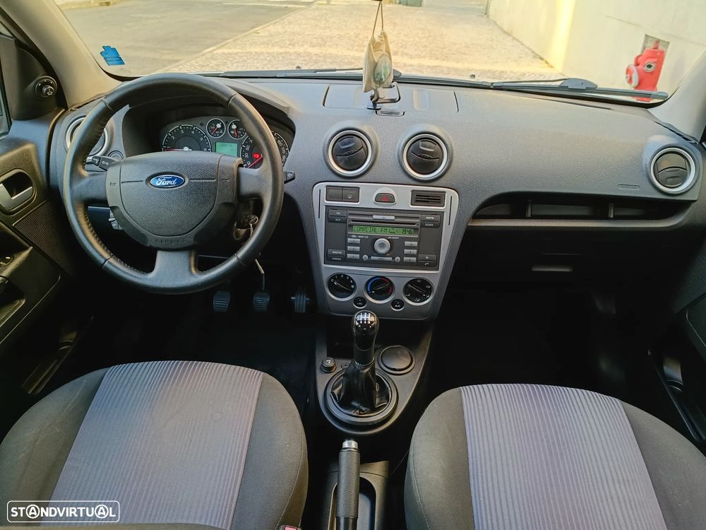 Ford Fusion 1.25 + - 6