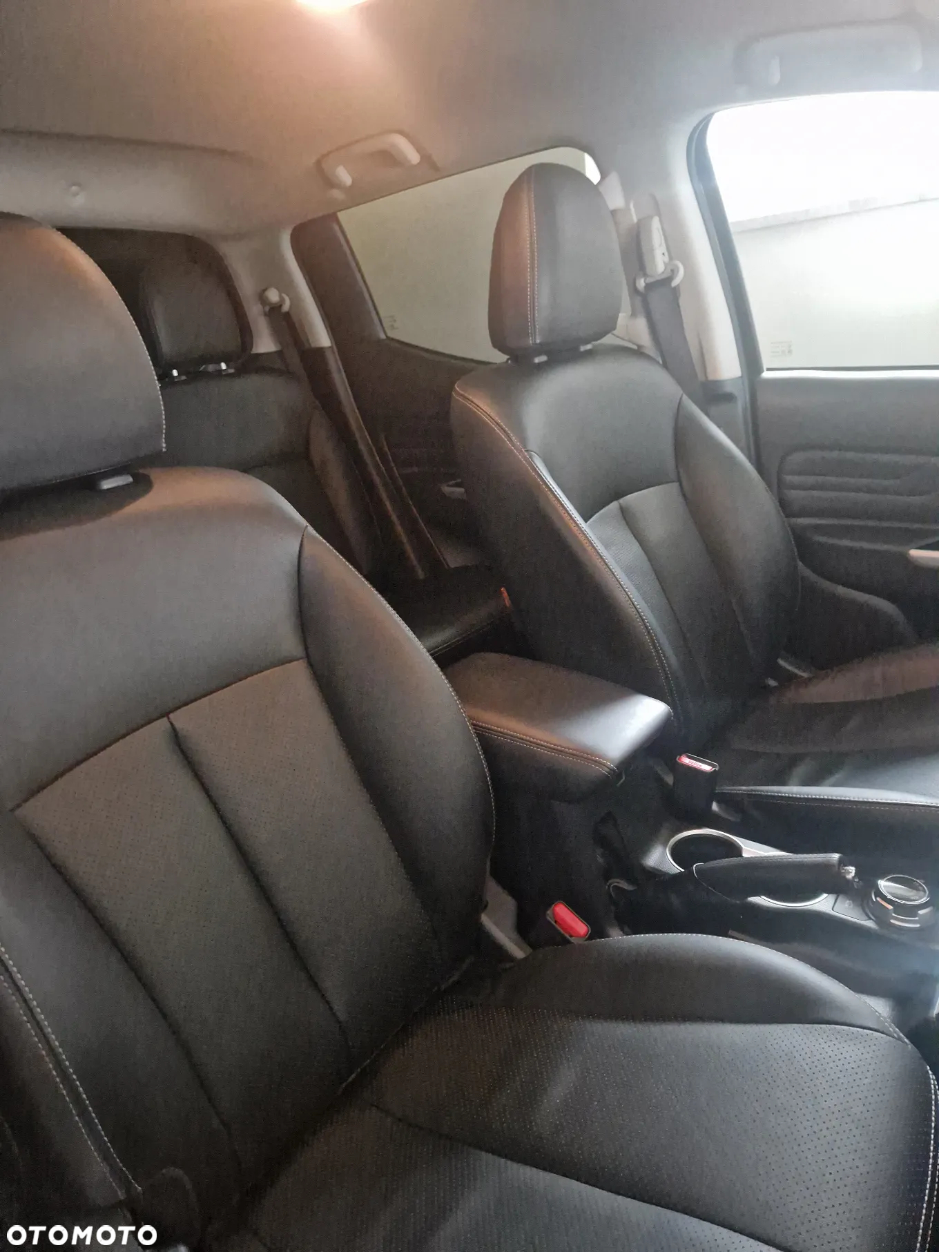 Mitsubishi L200 2.2 d DC Instyle Plus - 13