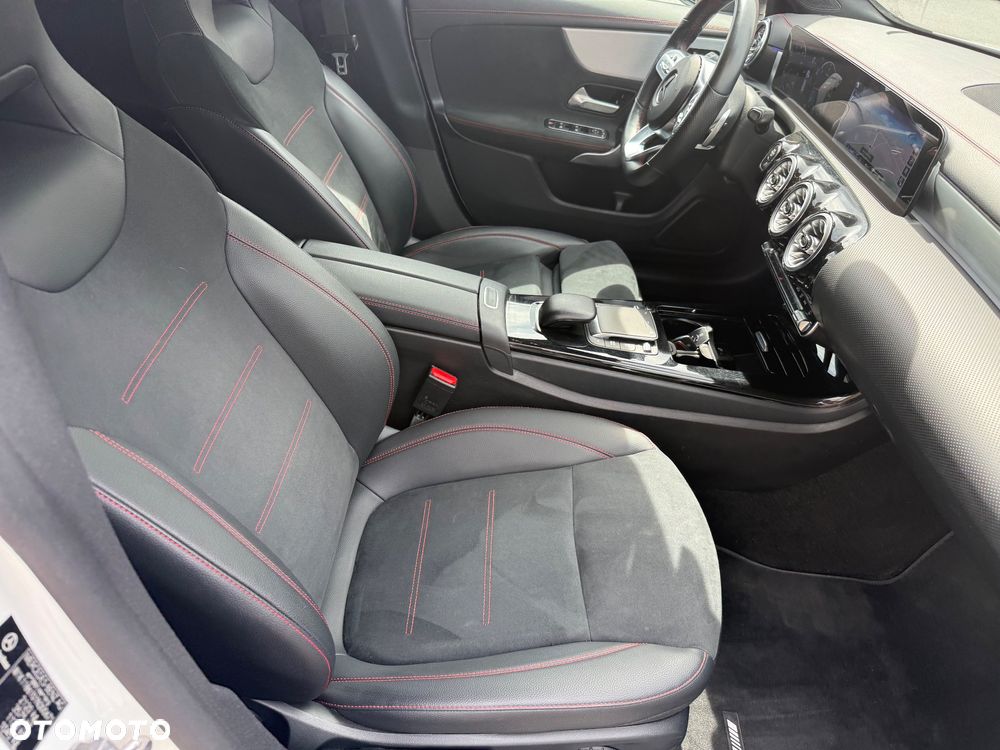 Mercedes-Benz CLA 180 d 8G-DCT AMG Line Advanced Plus - 11