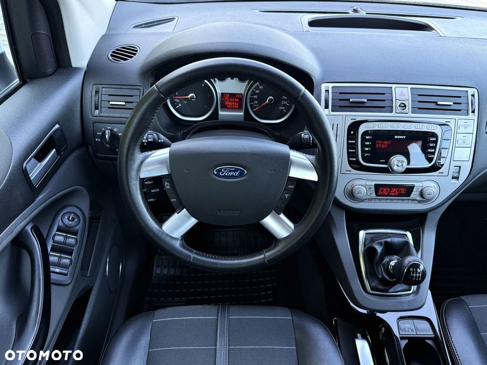 Ford Kuga - 25