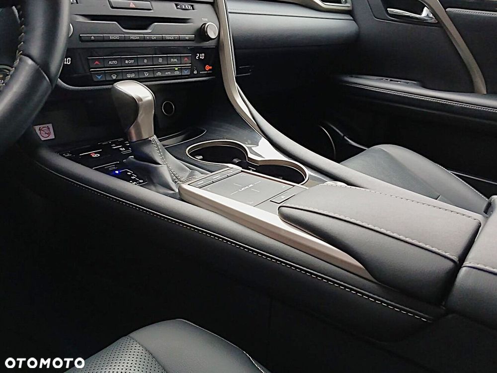 Lexus RX - 19
