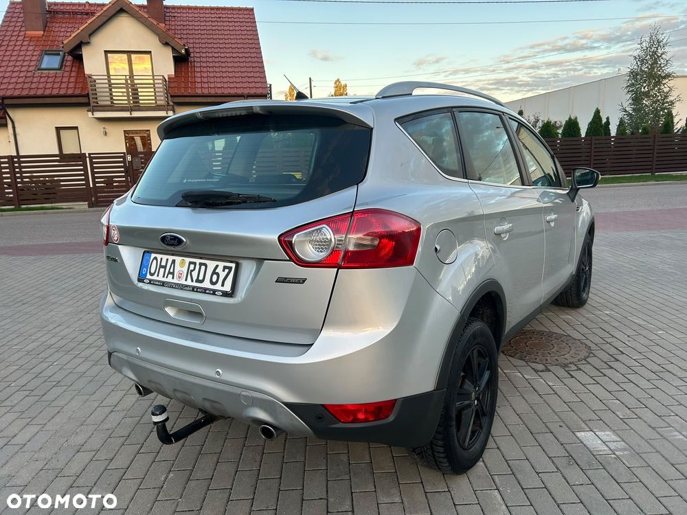 Ford Kuga 2.0 TDCi 2x4 Titanium - 4