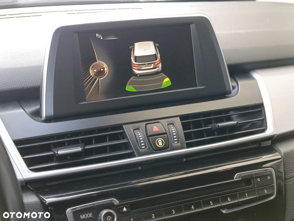 BMW Seria 2 218d xDrive M Sport - 12