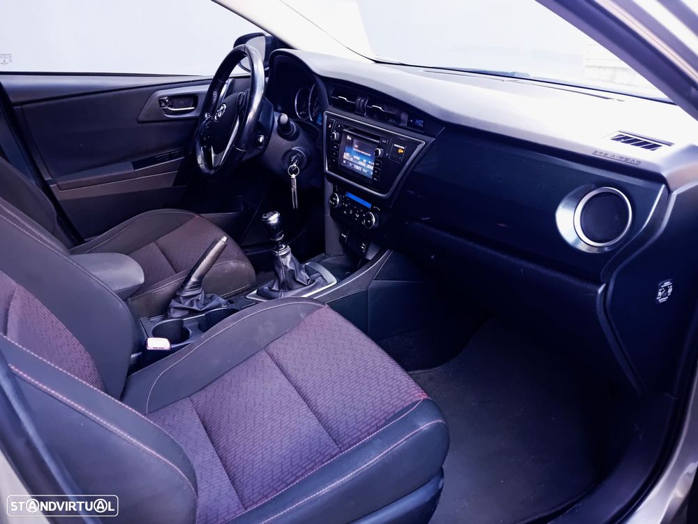 Toyota Auris Touring Sports 1.4 D-4D C.+P.Sport+Navi - 10