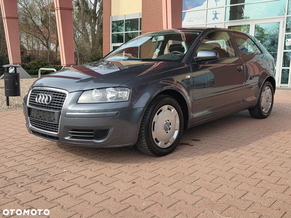 Audi A3 Sportback - 1