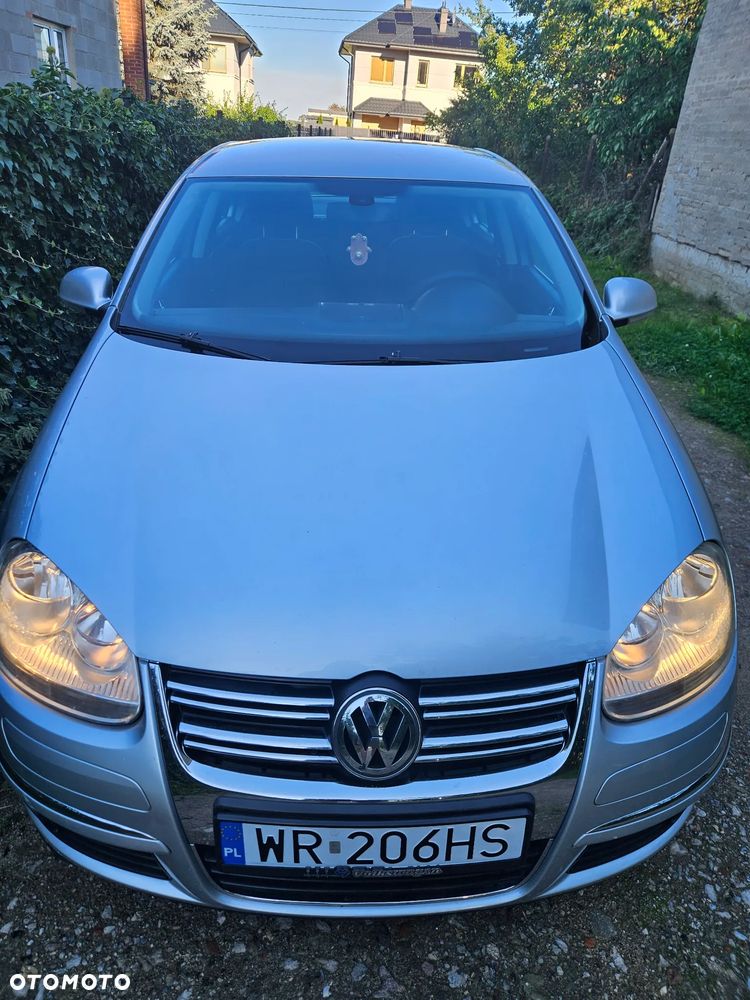Volkswagen Jetta - 9