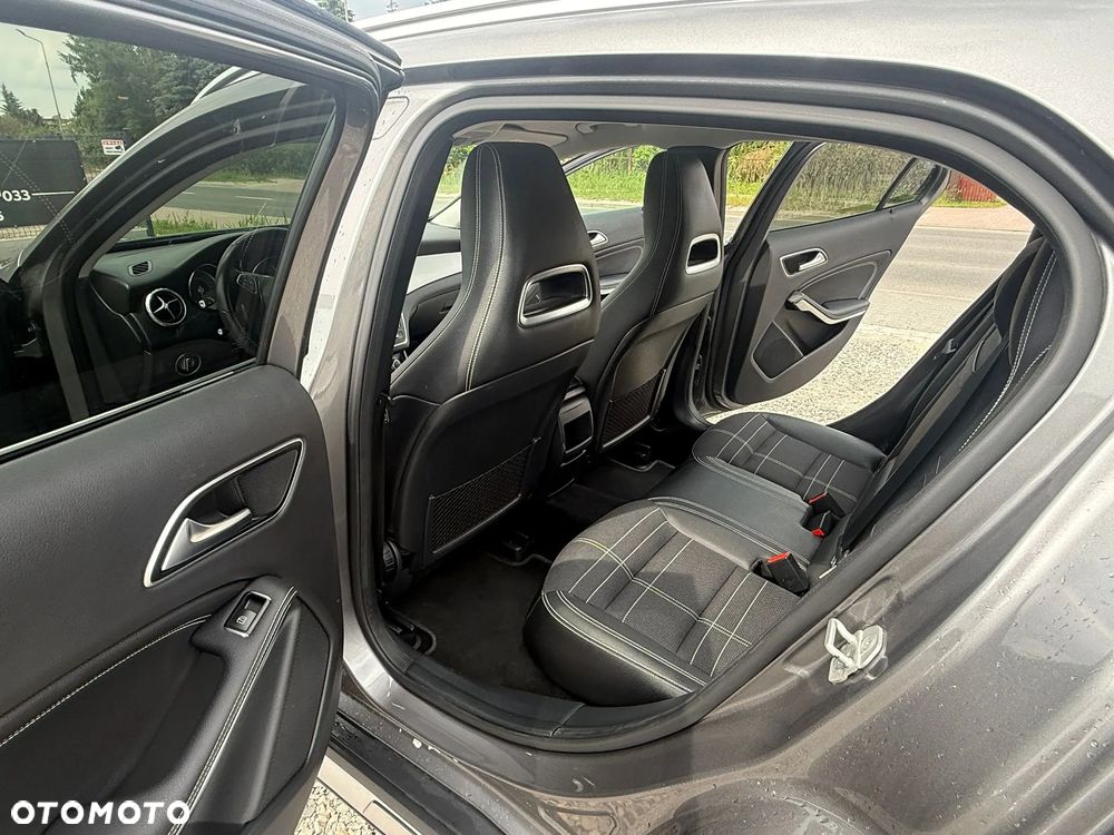 Mercedes-Benz GLA 200 7G-DCT Activity Edition - 22