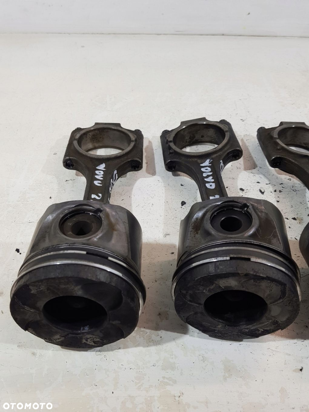 TŁOK  KORBOWÓD 81L118 VOLVO S60 I V70 II 2.4 D5 D5244T - 5