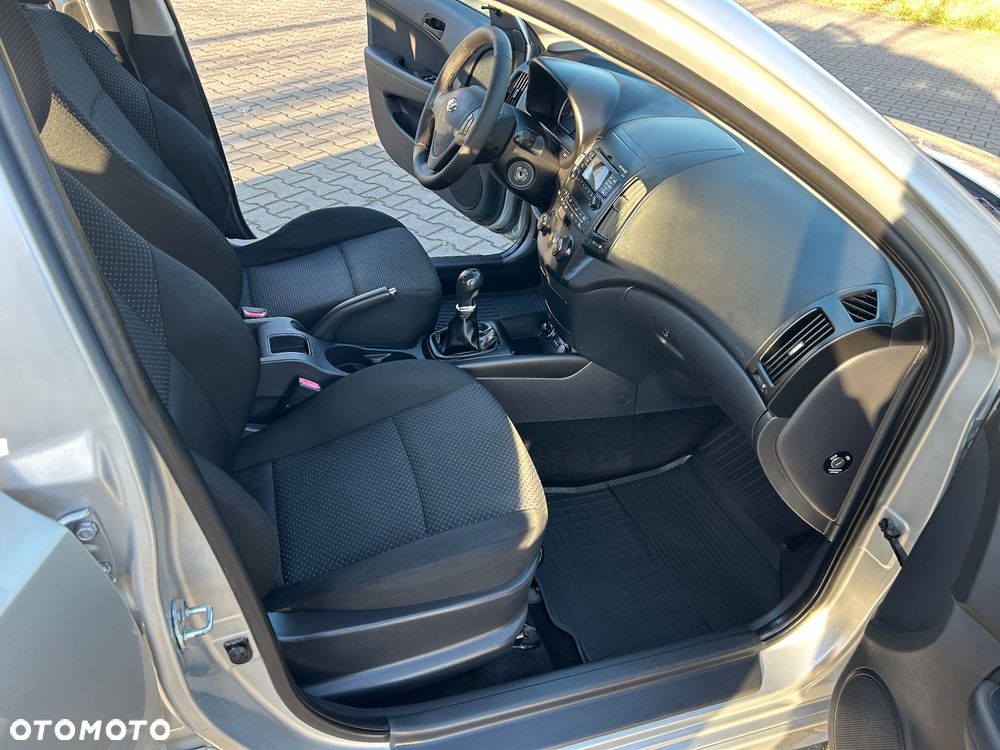 Hyundai i30 i30cw 1.6 CRDi FIFA WM Edition - 25