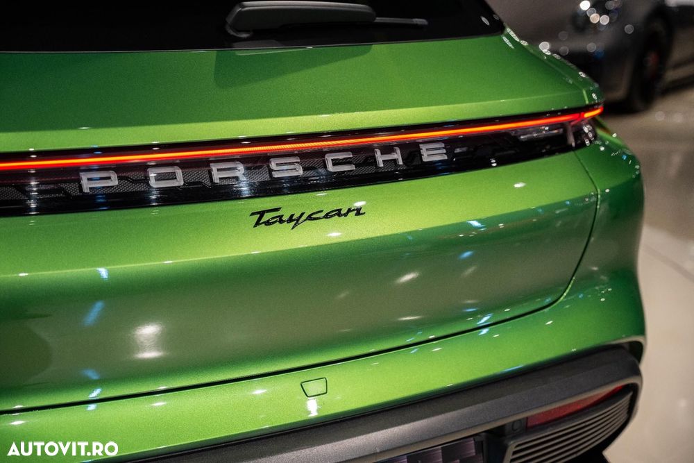 Porsche Taycan 4S - 17