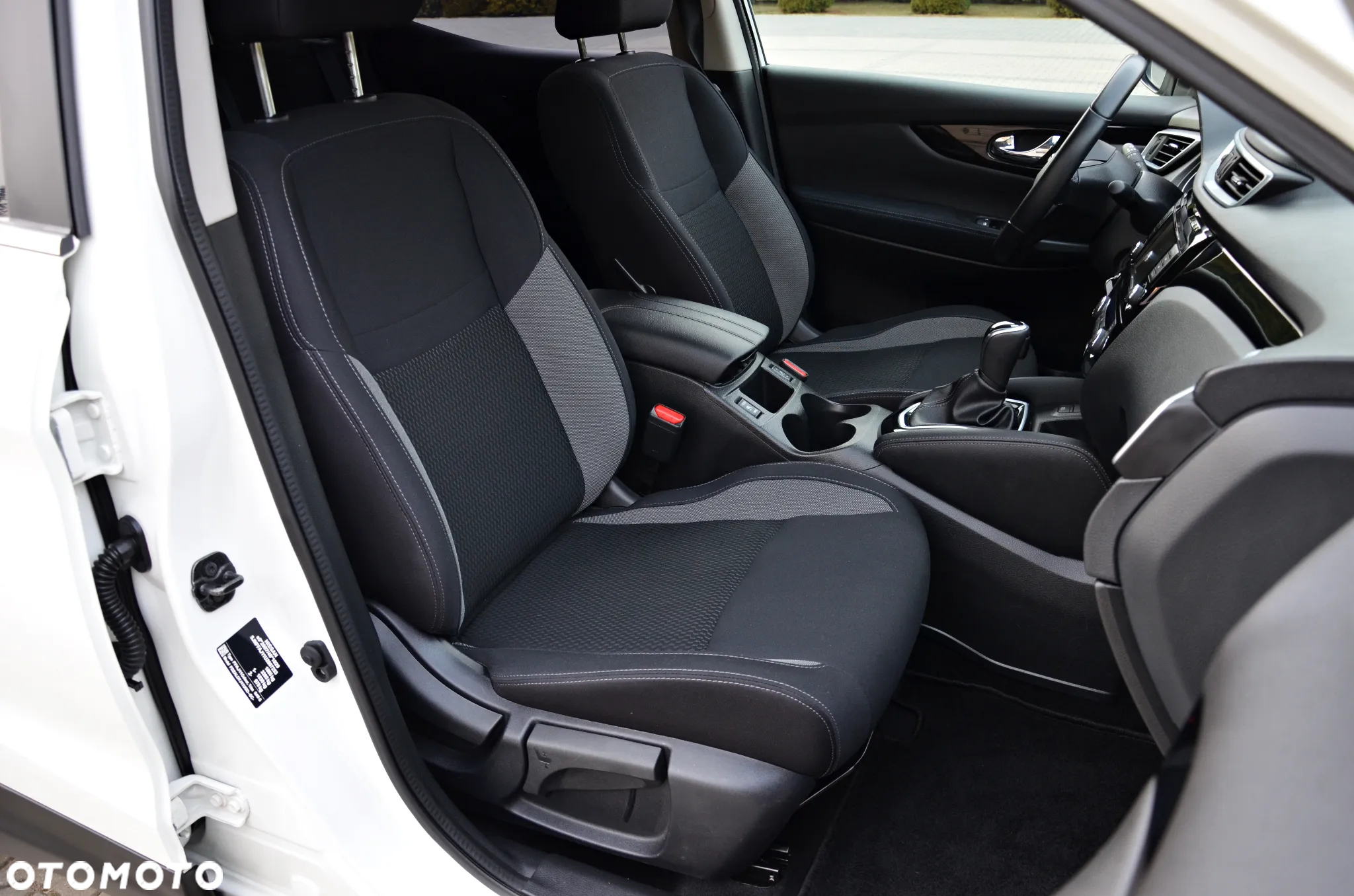Nissan Qashqai 1.3 DIG-T DCT TEKNA - 38