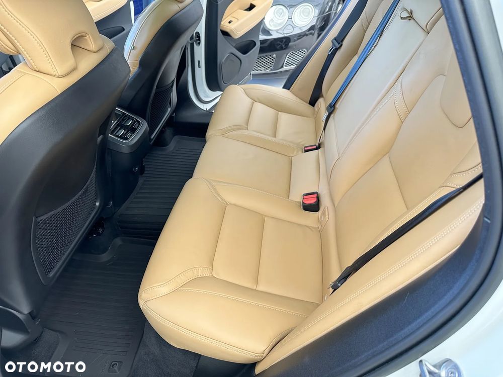 Volvo XC 60 B5 B Geartronic RDesign - 8