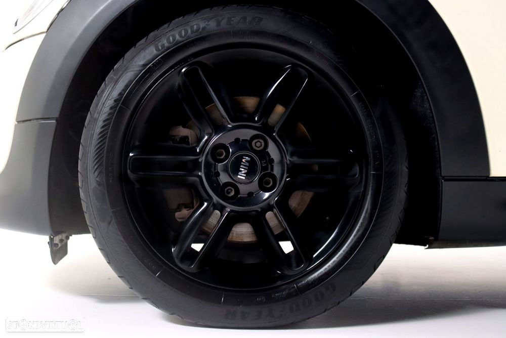MINI 3 Portas One D - 6