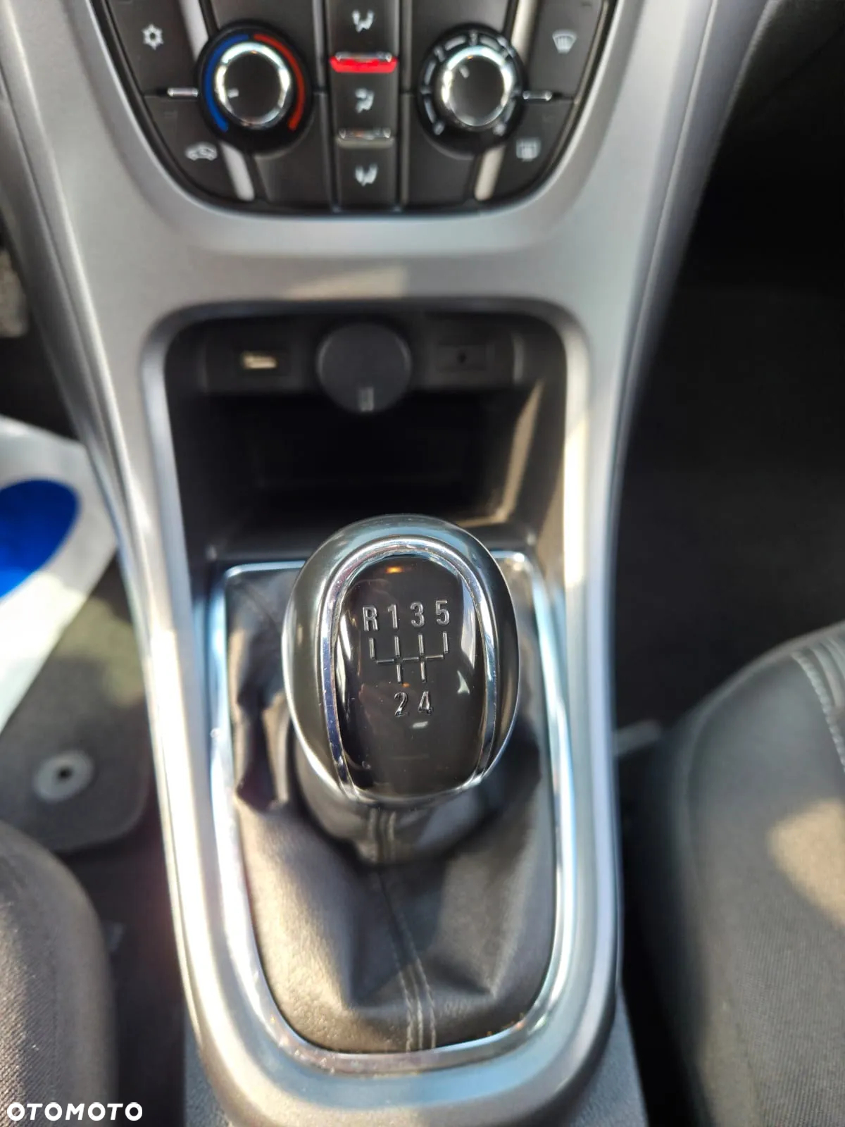 Opel Astra 1.6 Sports Tourer Design Edition - 26