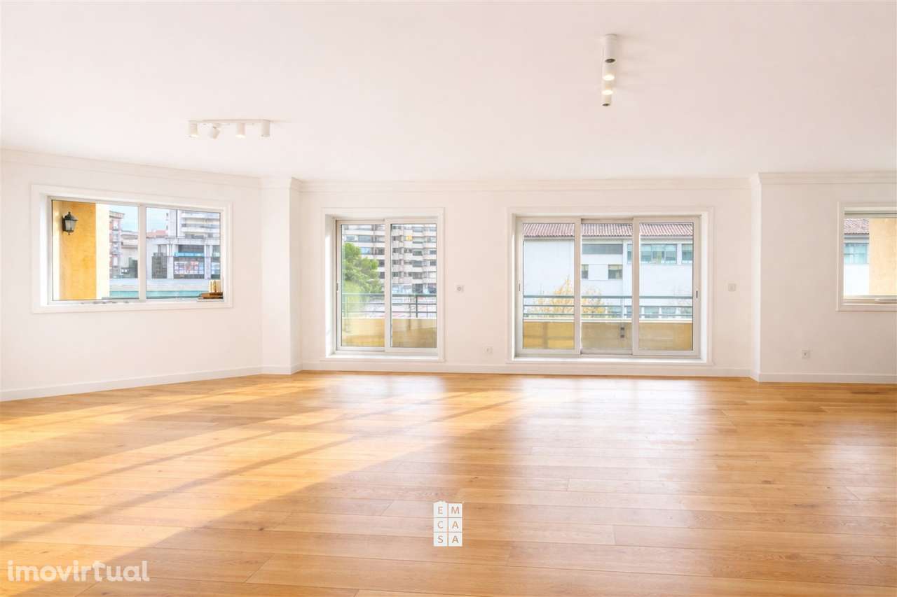 Apartamento T4 Venda em Oliveira de Azeméis, Santiago de Riba-Ul, Ul, - Grande imagem: 3/19