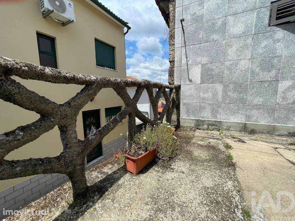 Casa / Villa T2 em Sanfins do Douro de 136,00 m2 - Grande imagem: 2/27