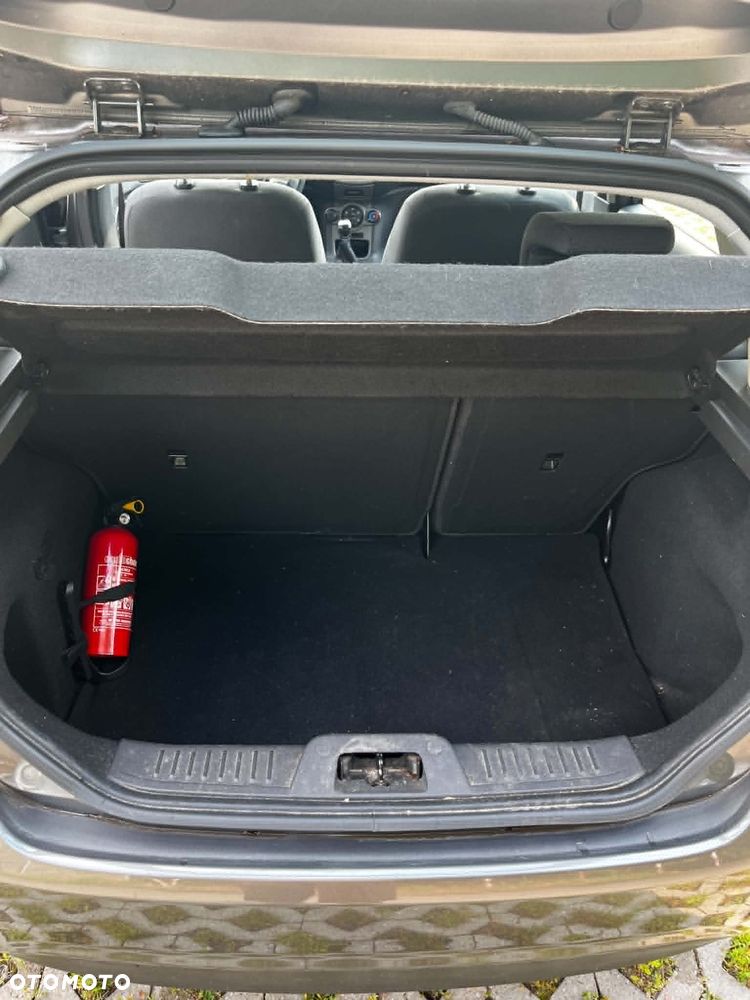 Ford Fiesta - 12