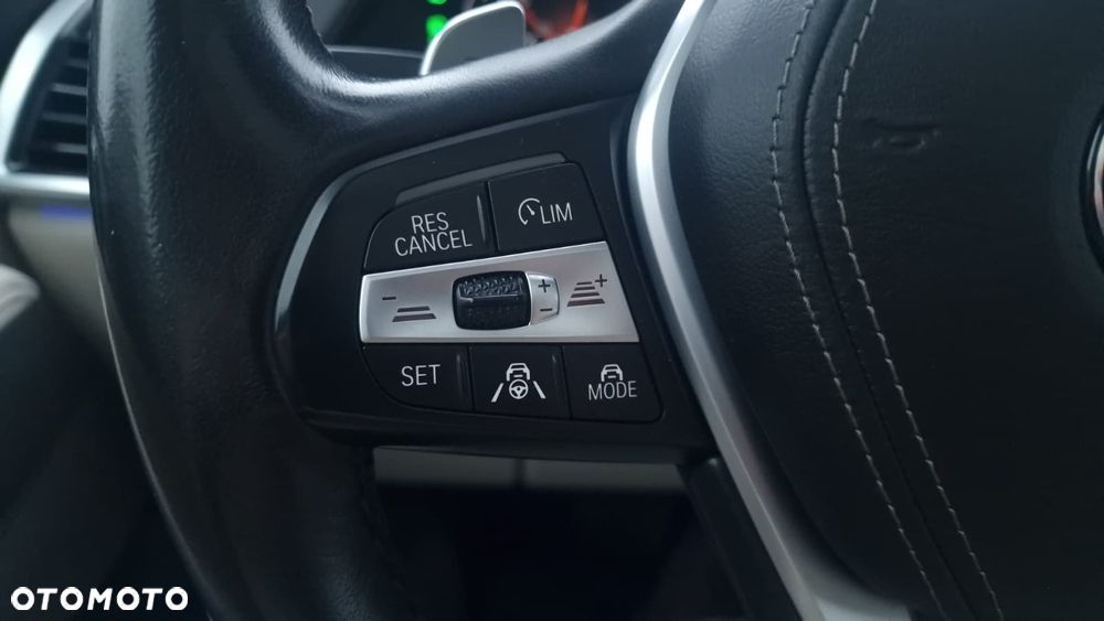 BMW X5 xDrive40i - 25