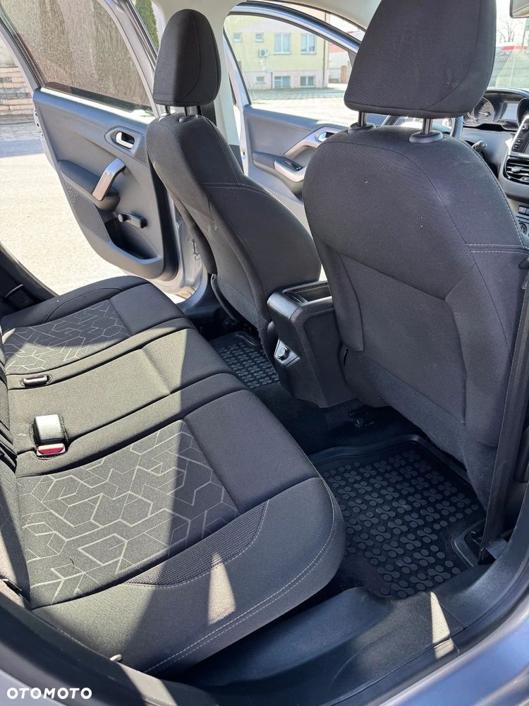 Peugeot 2008 - 9