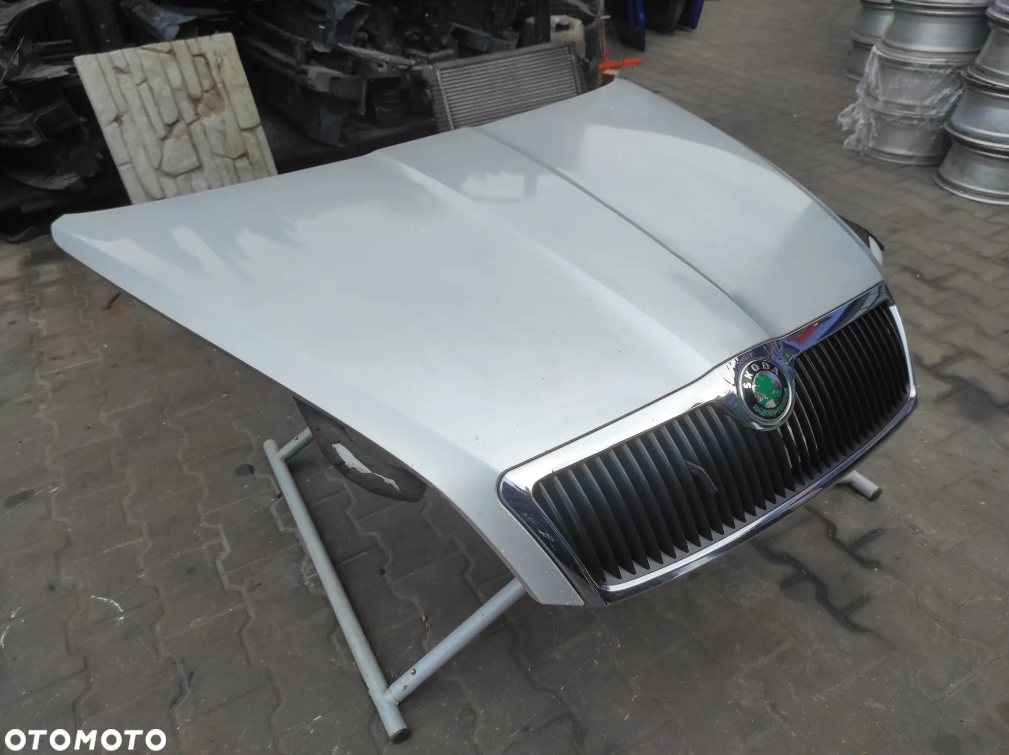 MASKA POKRYWA SILNIKA SKODA OCTAVIA 2 9156 SREBRNA ATRAPA GRILL LOGO WYSYŁKA !!! - 5