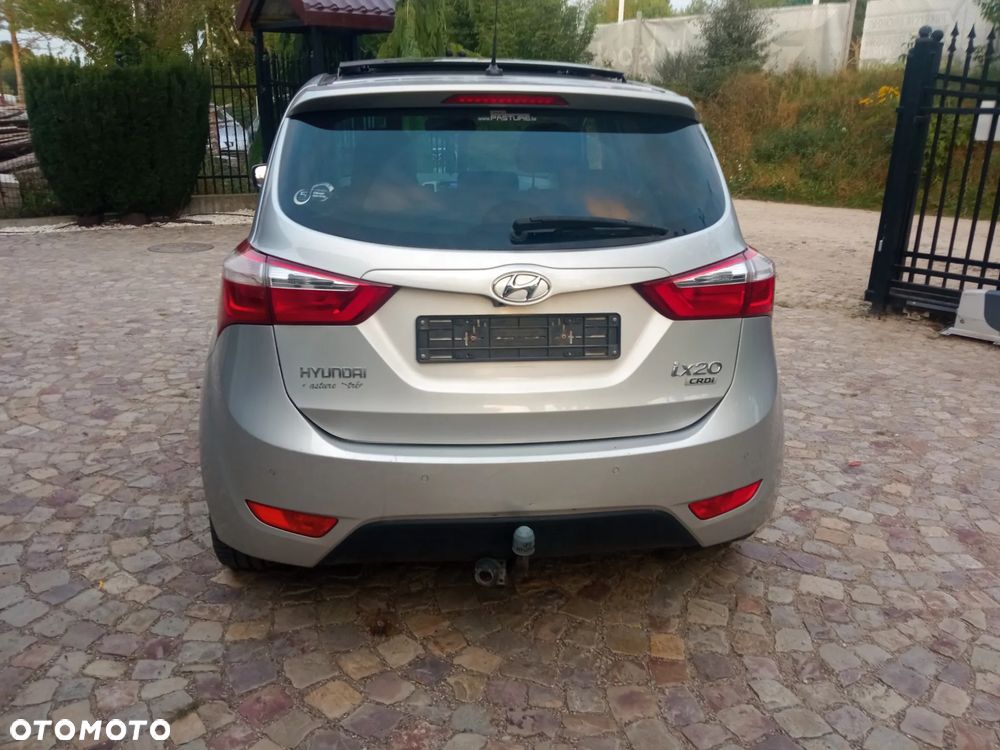 Hyundai ix20 1.6 CRDi Fifa World Cup Edition - 5