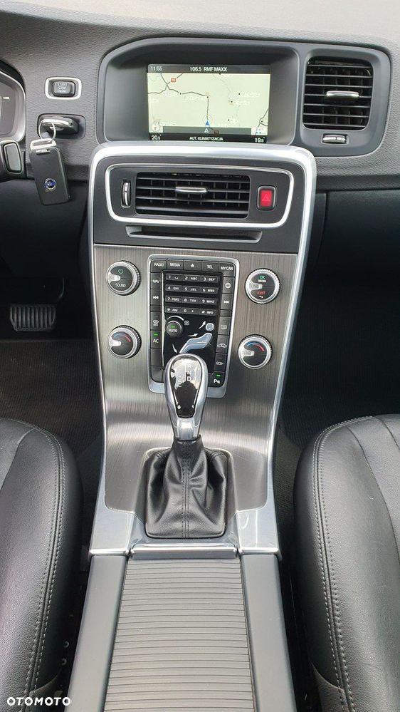 Volvo S60 D3 Geartronic Momentum - 21