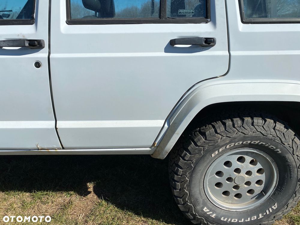 Jeep Cherokee - 4