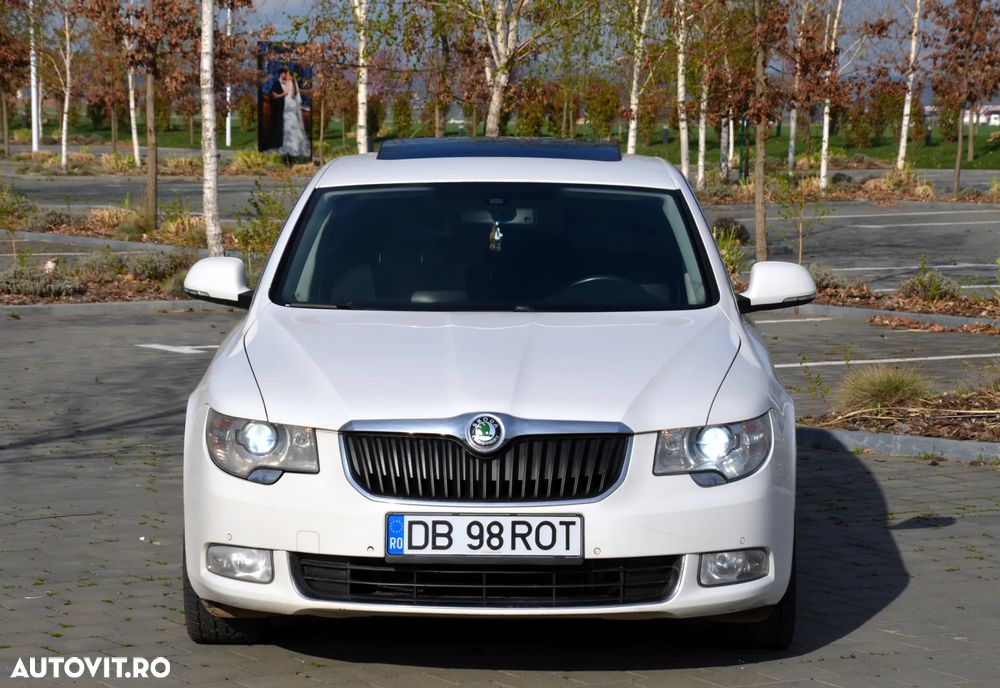 Skoda Superb 2.0 TDI Elegance DSG - 2